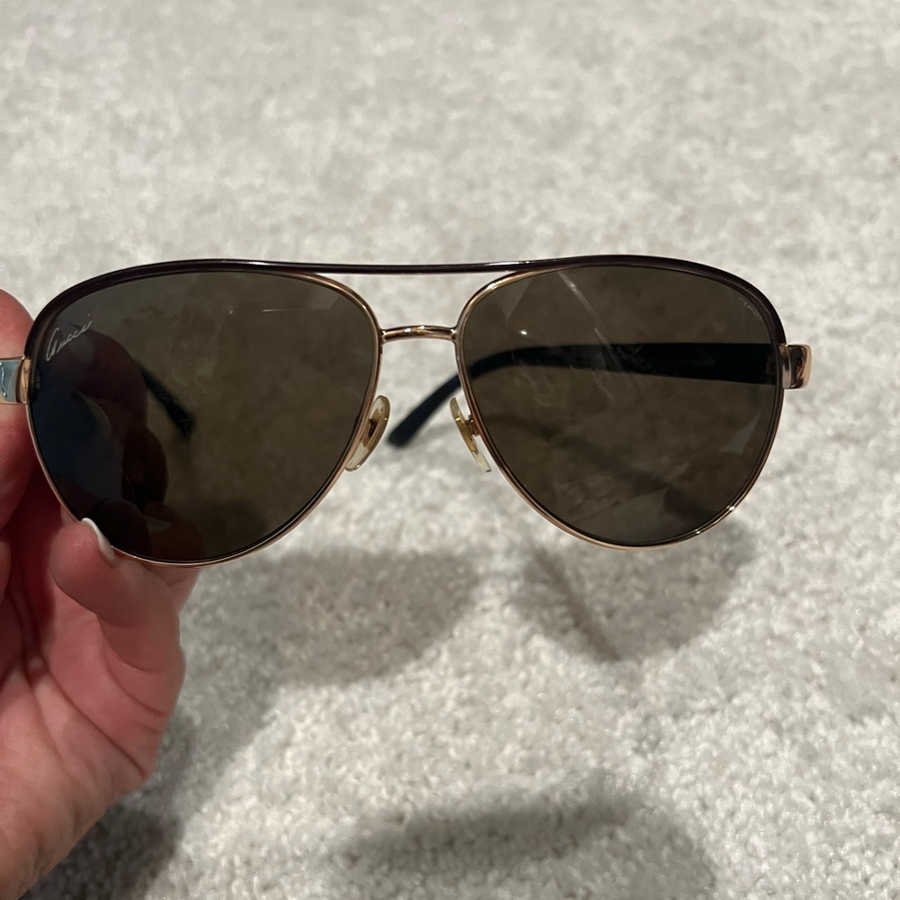 LIKE NEW- GUCCI aviator sunglasses